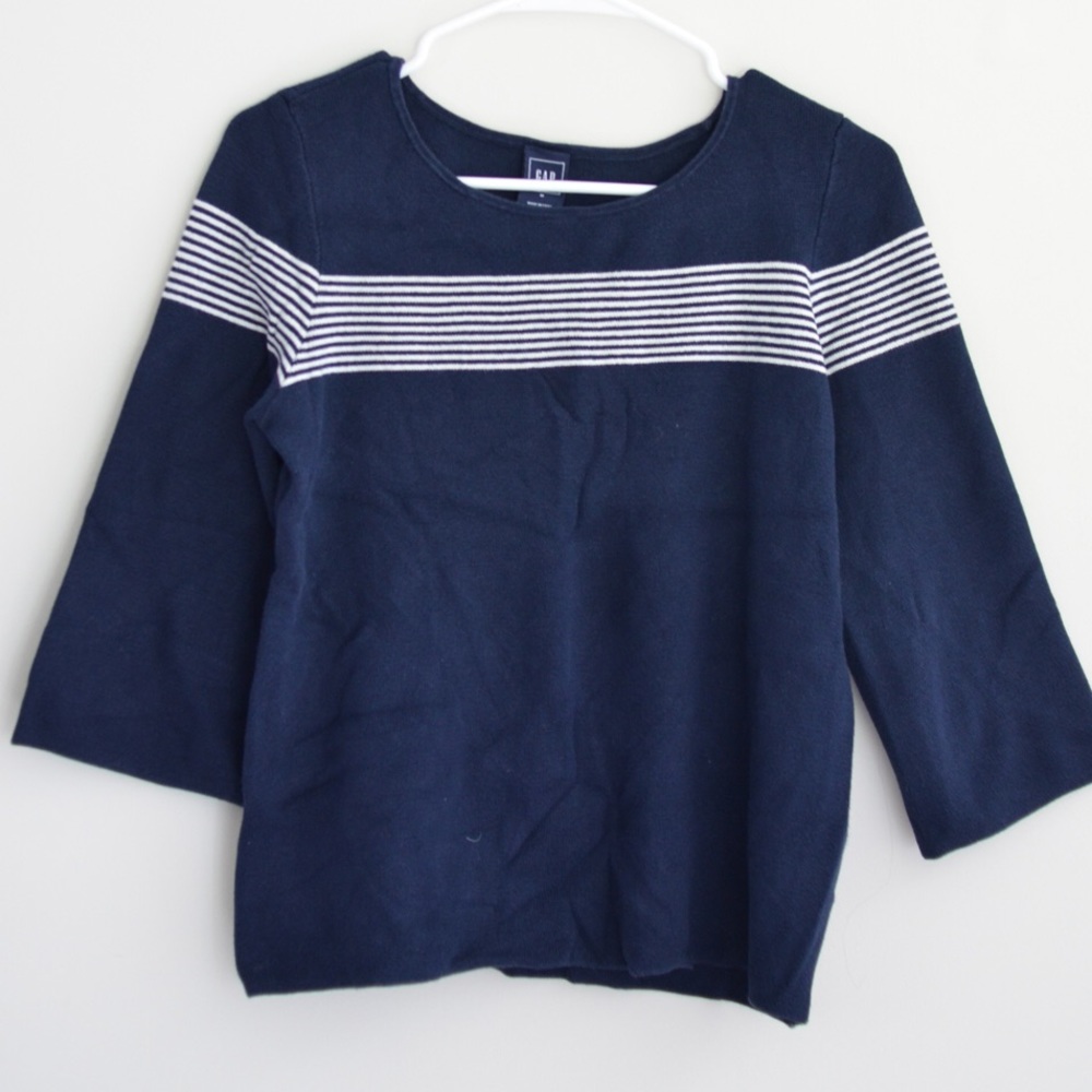 GAP navy striped knit top